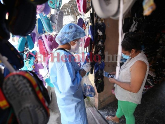 Centros de triaje vacíos e intensas labores de brigadas médicas en la capital (FOTOS)