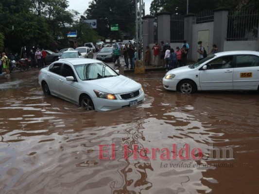 FOTOS: El caos provocado por las lluvias en la populosa Kennedy