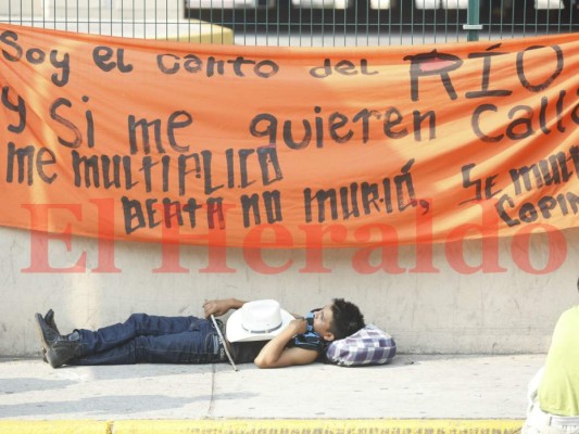 FOTOS: Así fueron los disturbios entre los copines y Policía Militar