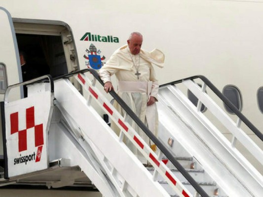 FOTOS: Así fue la llegada del papa Francisco a Chile