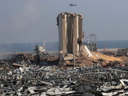 Apocalípticas imágenes un día después de explosión en puerto libanés de Beirut