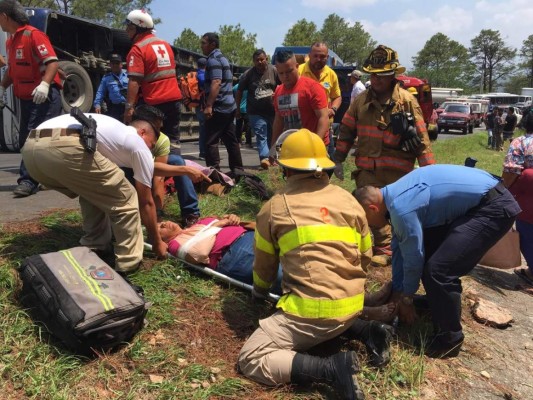 Las dramáticas fotos captadas tras el accidente de un autobús de la Anapo en la CA-5