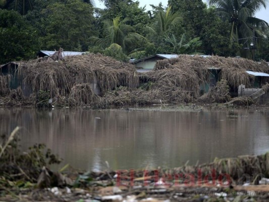 FOTOS: El agua baja y deja ver los niveles que alcanzó debido al paso de la tormenta Eta   