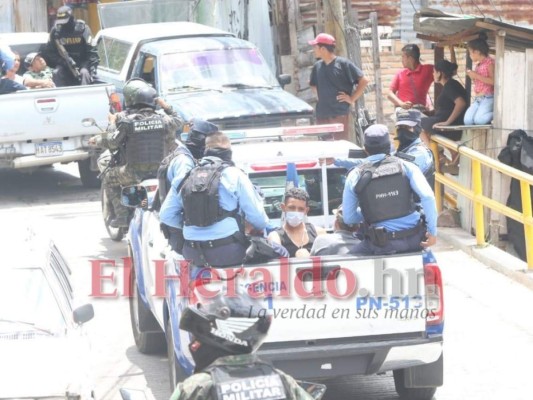 Confrontación y escándalo: así fue la captura de supuestos pandilleros en la Villa Franca (FOTOS)