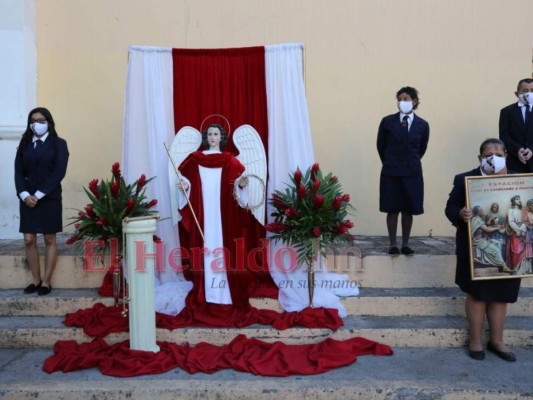 Con plegarias de sanidad y fervor cristiano: Así se desarrolló el vía crucis este Viernes Santo