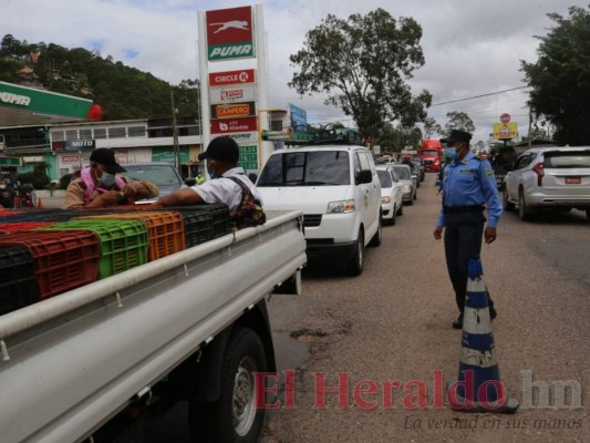 Estrictos operativos para verificar circulación de placas impar en la capital