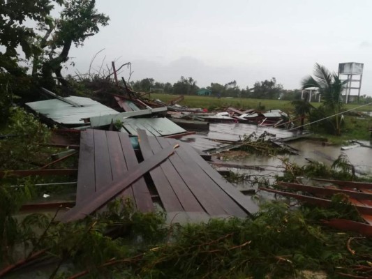 FOTOS: Huracán Iota ya deja severos daños en La Mosquitia