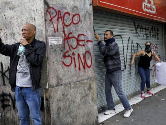 FOTOS: Violentos saqueos e incendios en medio de protestas en Chile