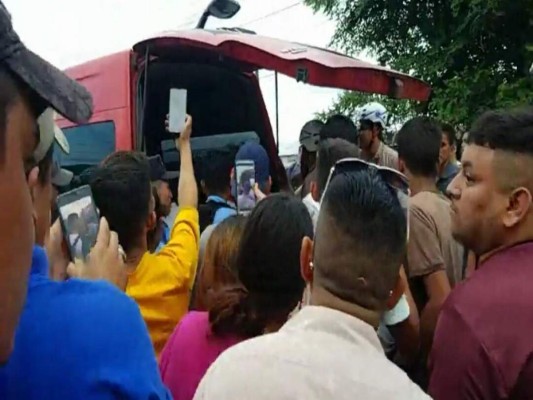 Primeras imágenes del brutal accidente de bus tras asalto en Choloma  