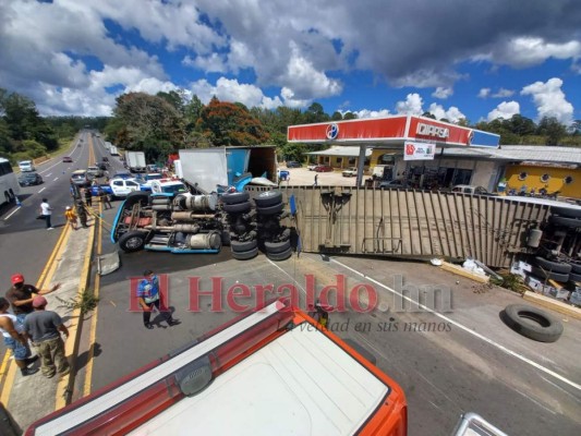 Luto y escombros: imágenes del trágico accidente de una rastra en Zambrano