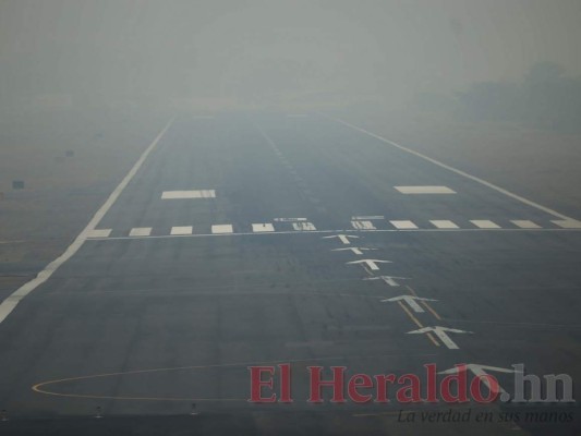 Densa capa de humo cubre la capital de Honduras y deja escasa visibilidad