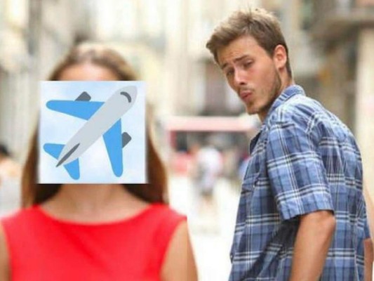 Los divertidos memes que generó la reacción de avión en Facebook