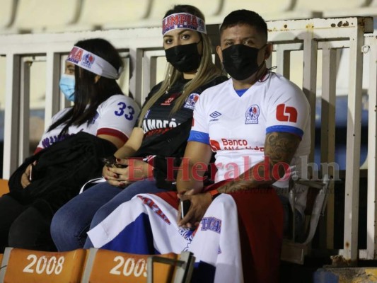 Afición merengue le pone color al clásico Olimpia-Real España en el Nacional (Fotos)