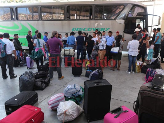 FOTOS: Éxodo masivo de capitalinos previo a la Semana Santa 2018