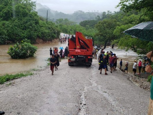 FOTOS: Así rescataron restos de hermanos arrastrados por el río en Langue