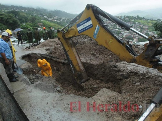 FOTOS: Derrumbes e inundaciones, los primeros efectos de Eta en la capital