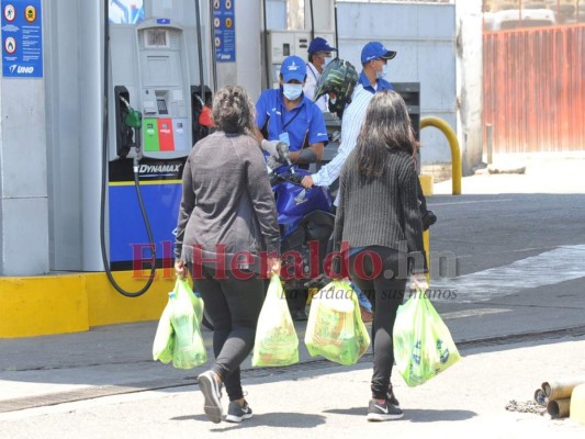 FOTOS: Piscinas y víveres, las compras de capitalinos en Semana Santa