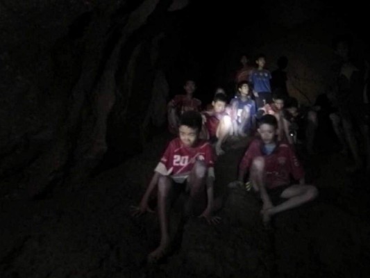 Así es el dramático rescate de los niños atrapados en una cueva de Tailandia