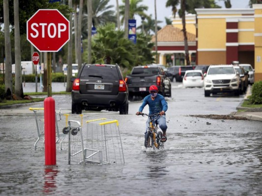 FOTOS: Florida bajo el agua tras inundaciones provocadas por Eta