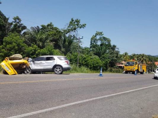 Tristes imágenes de la tragedia vial donde falleció una familia en Tela