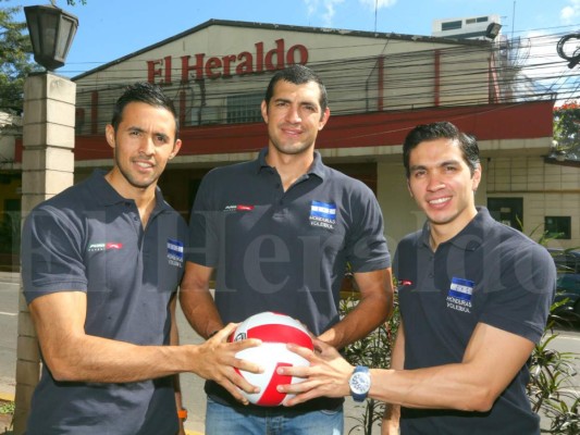 Seleccion de Volibol 2015 posa para EL HERALDO tras el Norceca en México