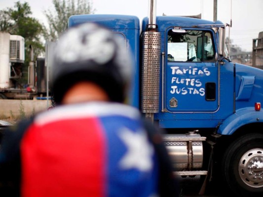 FOTOS: Pancartas y vías cerradas en el séptimo día de protestas en Chile