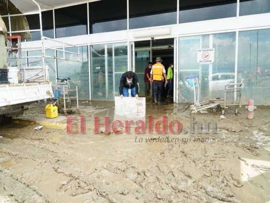 FOTOS: Así avanza la limpieza del aeropuerto de San Pedro Sula