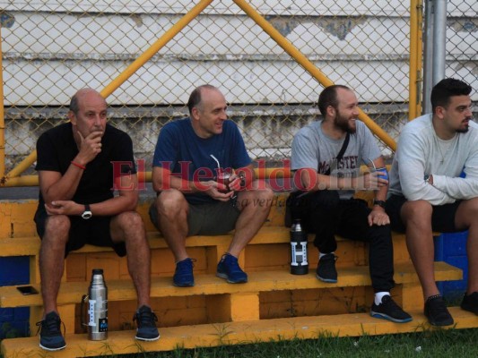 Con la visita de Fabián Coito, así fue el entrenamiento del Olimpia en el Estadio Nacional