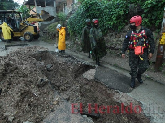 FOTOS: Derrumbes e inundaciones, los primeros efectos de Eta en la capital