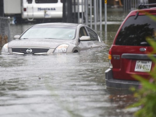 FOTOS: Texas y Luisiana, con agua hasta el cuello por tormenta Imelda