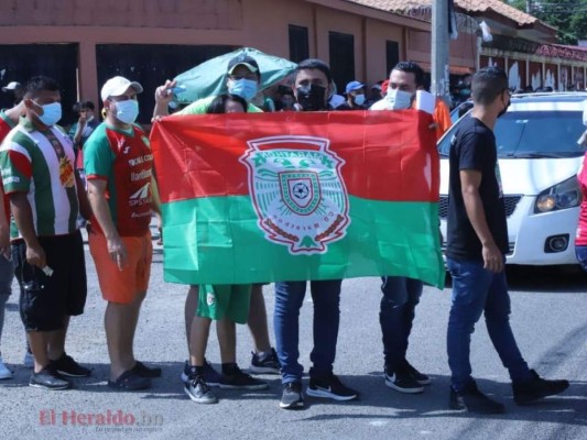 Belleza, calor y buen ambiente en la previa del juego entre Motagua y Marathón