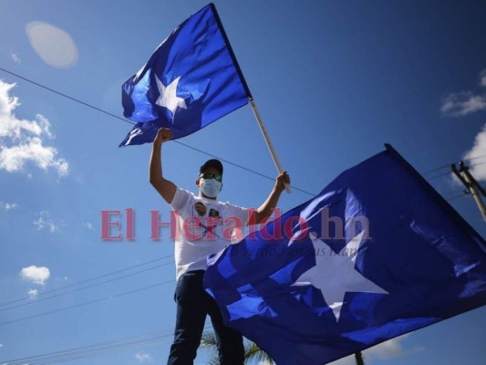 Con una caravana, fotografías y discursos Nasry Asfura cierra su campaña en la capital (FOTOS)