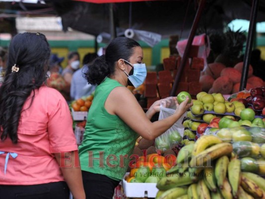 Capitalinos comenzaron a abastecerse desde este viernes previo a las elecciones (Fotos)