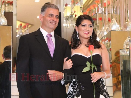 FOTOS: Elegancia y estilo en la Prom 2019 de la Americana