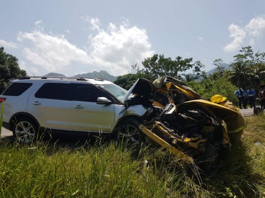 Tristes imágenes de la tragedia vial donde falleció una familia en Tela