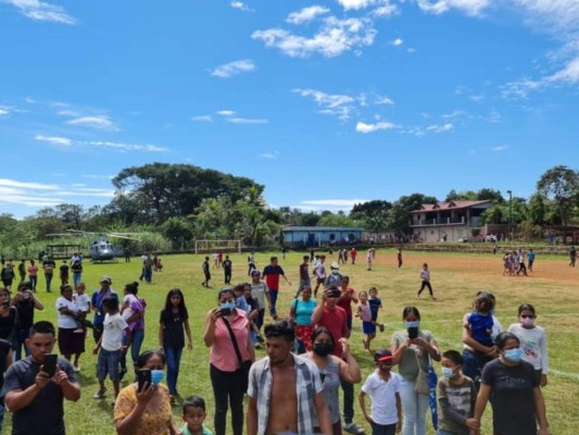 'Soñaron con una Honduras mejor': Doloroso último adiós a capitán y a agente de Fuerza Antimaras