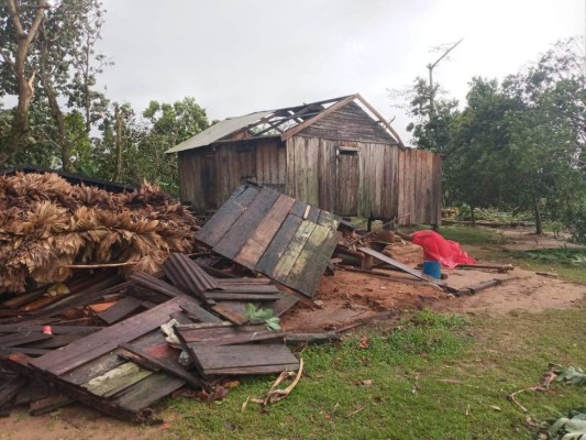 FOTOS: Huracán Iota ya deja severos daños en La Mosquitia