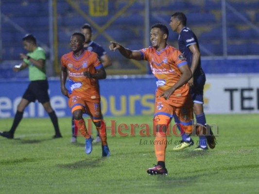 Lo que no se vio de Lobos vs Motagua: expulsiones, abrazos y goles