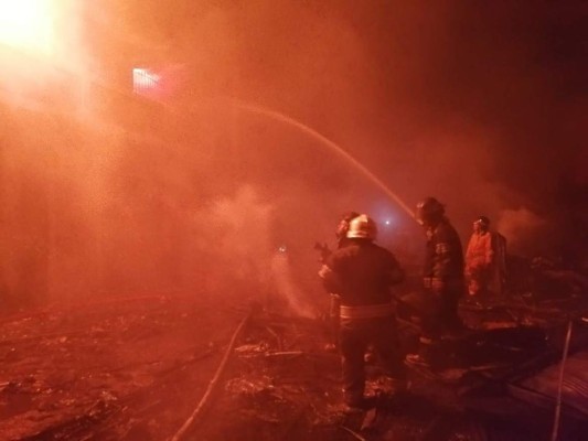 Las primeras imágenes del voraz incendio en mercados de Comayagüela