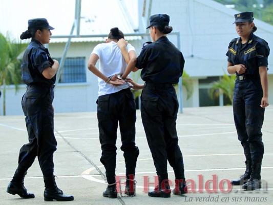 FOTOS: Así es un día en la formación de los agentes penitenciarios