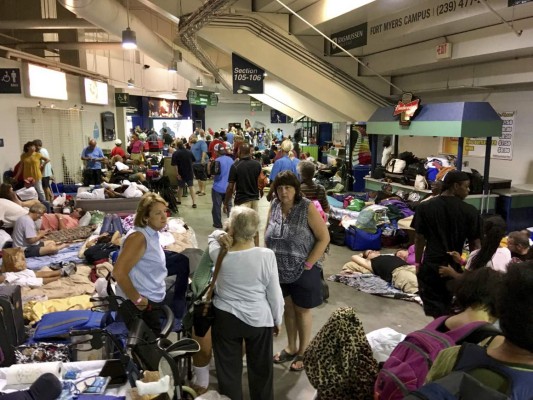 Las imágenes de una Florida azotada por el huracán Irma; ya son tres muertos