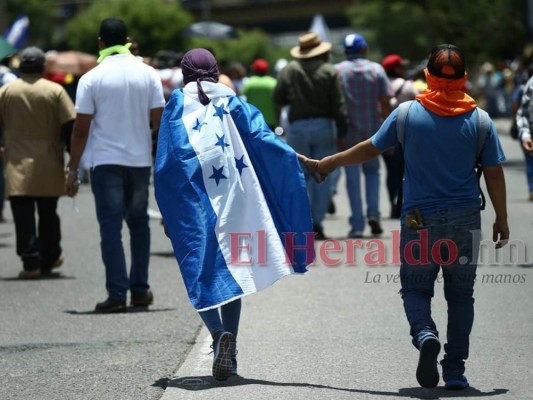 FOTOS: Bloqueos y enfrentamientos en el bulevar Fuerzas Armadas