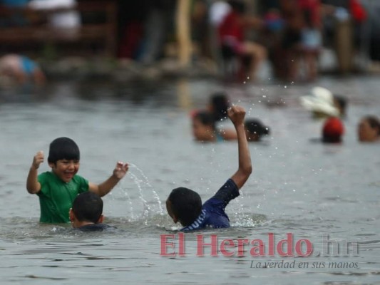 FOTOS: Entre risas, juegos y chapuzones disfrutan la Semana Santa en Pespire