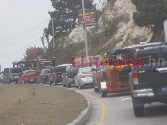 Primer 'éxodo' previo a Semana Santa dejó inspecciones y pruebas de alcoholemia en la carretera hacia el norte