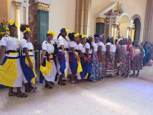 FOTOS: Pastoral Garífuna le rinde tributo a la Virgen de Suyapa en la Basílica Menor