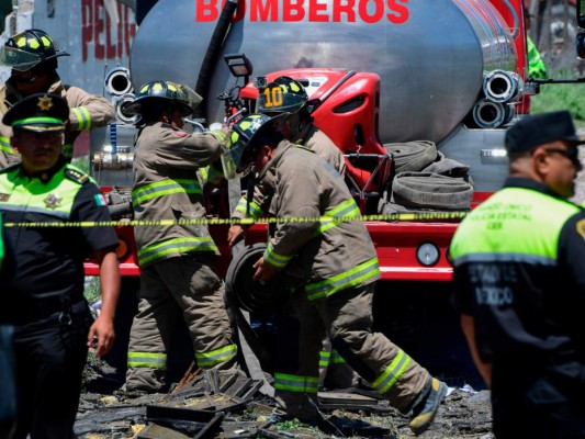 Llanto y dolor en Tultepec, México, tras explosión de juegos pirotécnicos que deja 24 muertos