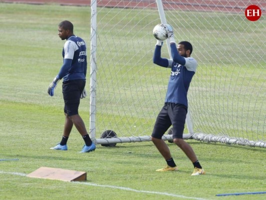 Choco Lozano, Alberth Elis y Jonathan Rubio entrenaron con la Selección de Honduras en el estadio Olímpico