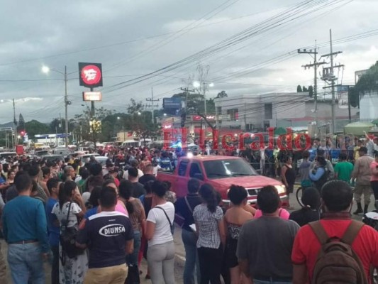 Así quedó la escena de la masacre que dejó cuatro muertos en Villanueva, Cortés (FOTOS)