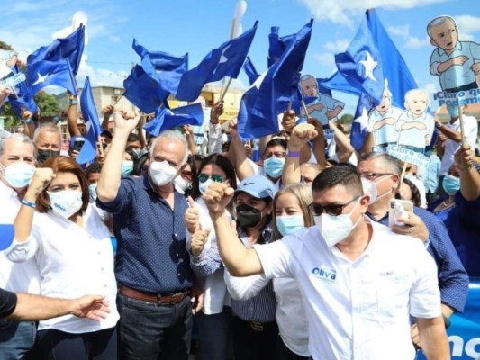 Con aglomeraciones y otros sin mascarilla: así fueron las concentraciones políticas este fin de semana