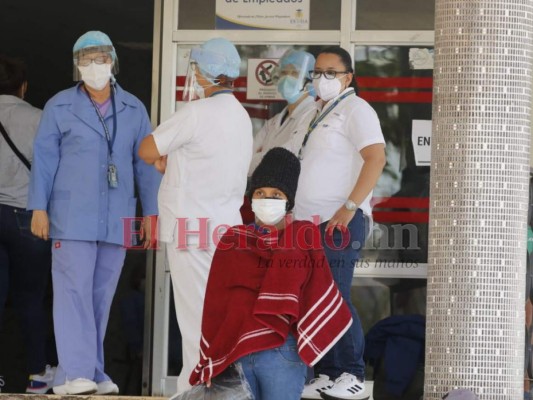 Médicos del Hospital Escuela exigen más insumos para pacientes con covid-19